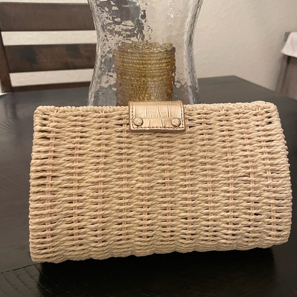 Ann Taylor straw woven clutch with gold accents. Fold over toggle closure. - Picture 3 of 12